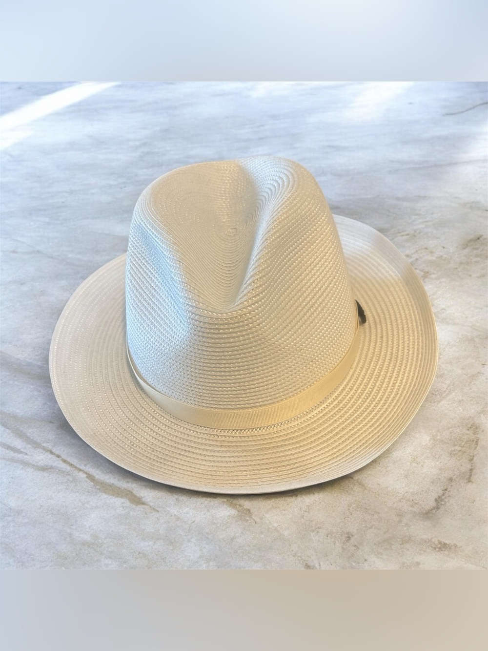 Classic Wide-Brim Straw Fedora Hat in Cream